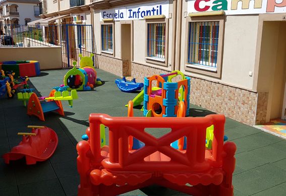 el Centro de Educación Infantil Campanilla exterior de guardería