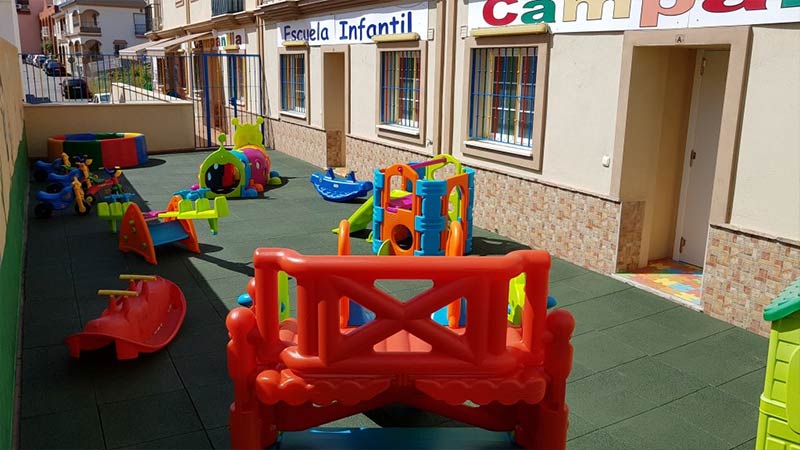 el Centro de Educación Infantil Campanilla juegos para niños y niñas